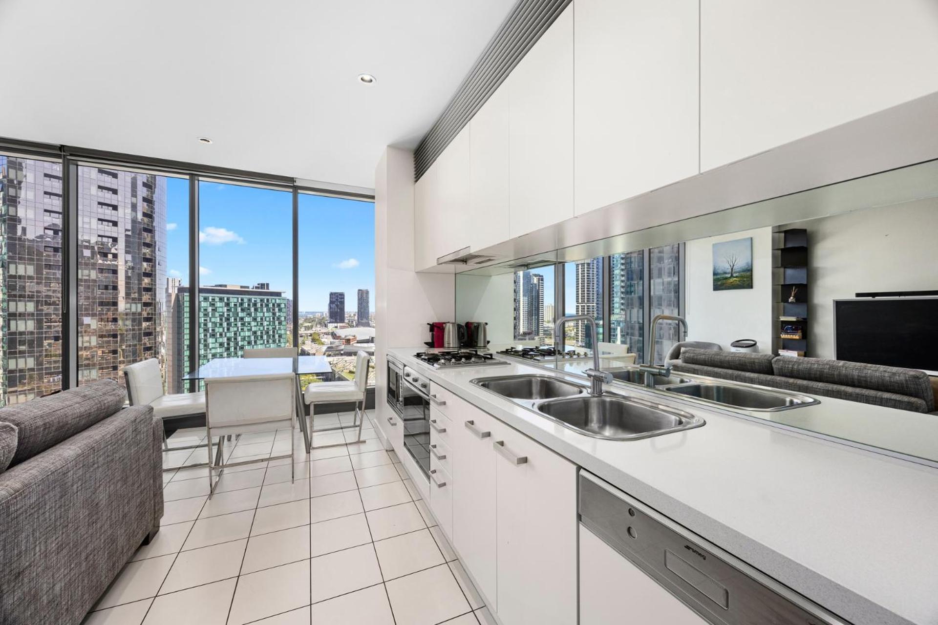 Luxury Designer Suite In Most Prestigious Location In Melbourne Bagian luar foto